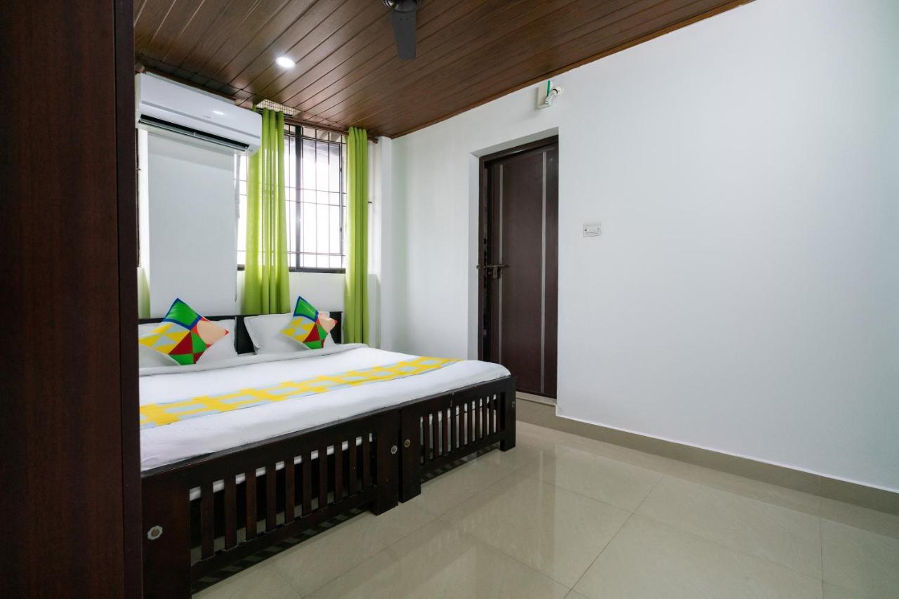 Oyo Home 49697 Aj Apartments Kochi Exterior photo